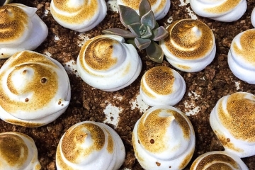 Wat maak jy met oorskiet malvalekker?